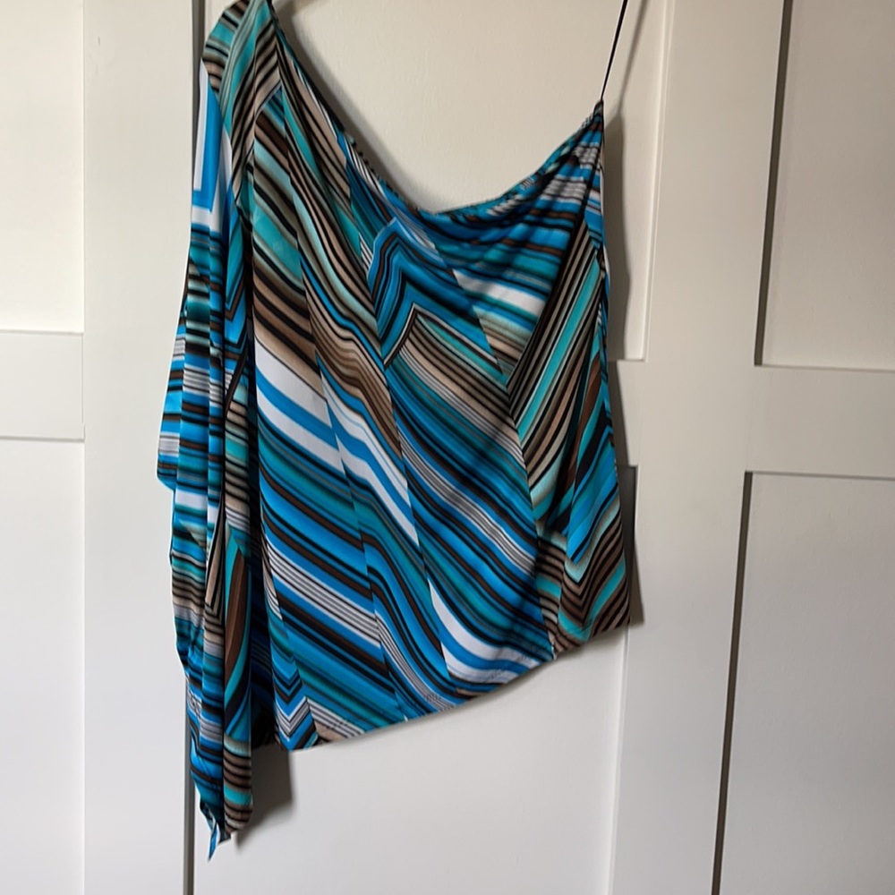 Cache medium Off the shoulder top - Picture 2 of 3
